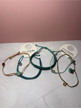 🩵 Set of Five Pura Vida Bracelets